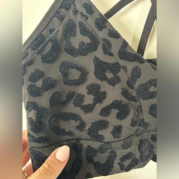 Balance Athletica Vitality Lux Form Bra Panther Black Sports Bra Size M - Picture 4 of 9